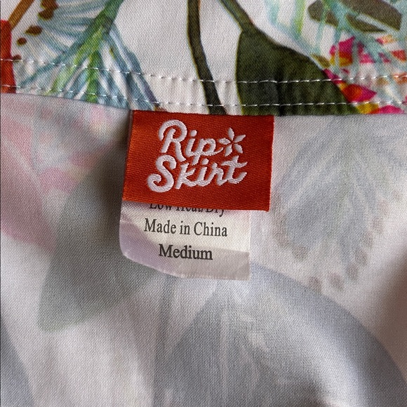Rip Skirt Hawaiian wrap skirt MED tropical print EUC - Picture 3 of 4